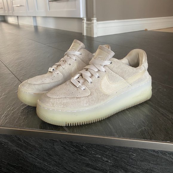 Air Force 1 Sage Low LX - Picture 5 of 11